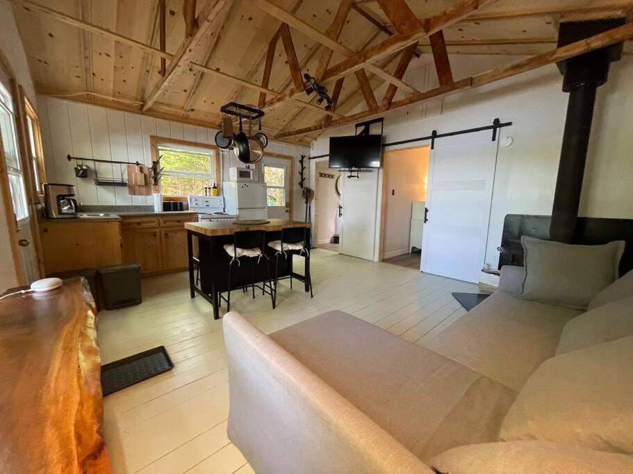 Leland'S Lakehouse Улфвил Екстериор снимка
